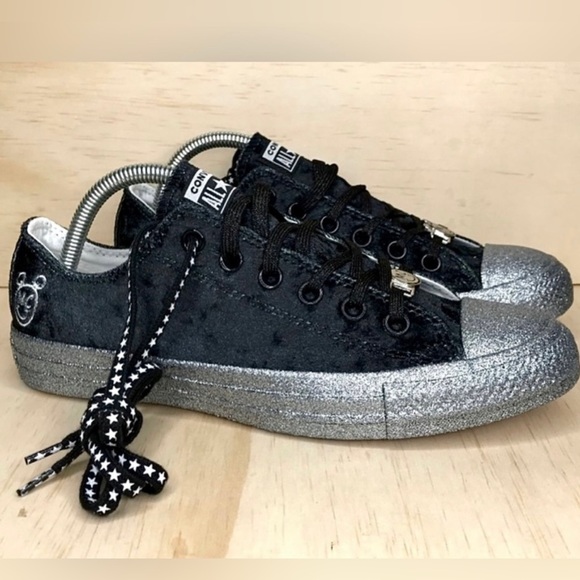 Converse Shoes - 🎉HP🎉 NEW CONVERSE Limited Edition MC Women Size 7.5 Sneaker Shoe.